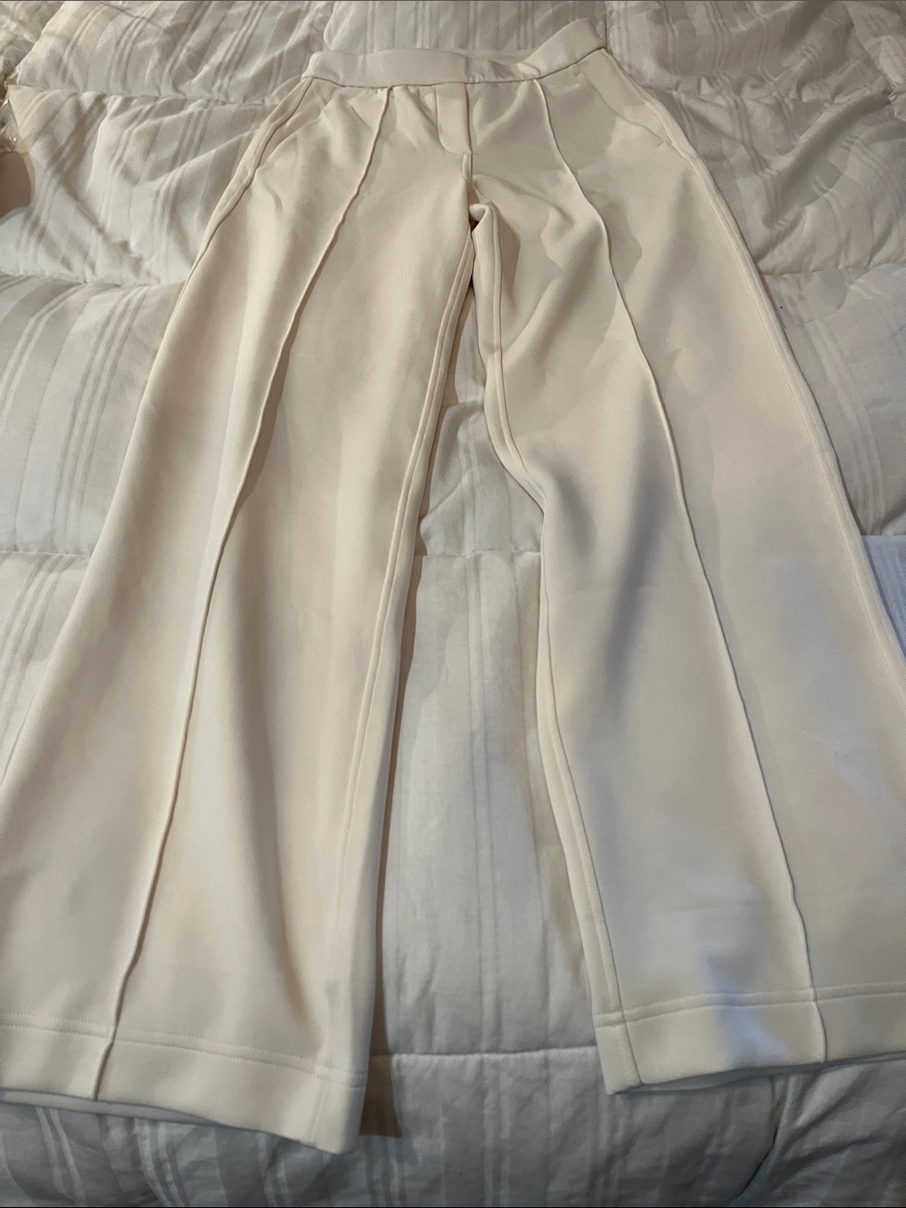 lululemon athletica Off-White Softstreme Pintuck Mid-Rise Pant